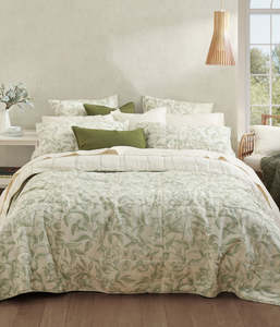 Linen Homewares: Verdun Reversible Bedspread Set King