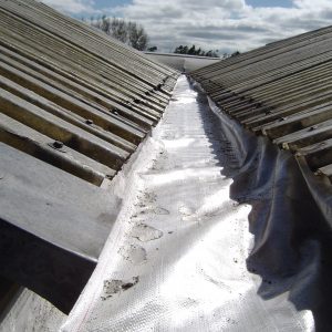 Gutter: Gutter solvent cleaner