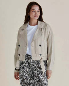 Betty Basics Adaline Crop Trench Coat