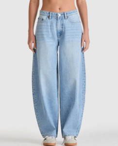 Riders Mid Barrel Jeans