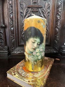 Products: Guilded lady medium tall candle redtrinity