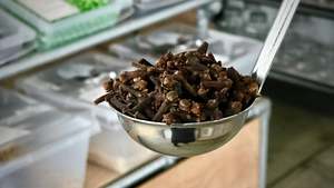 Herbs Spices: Whole Cloves