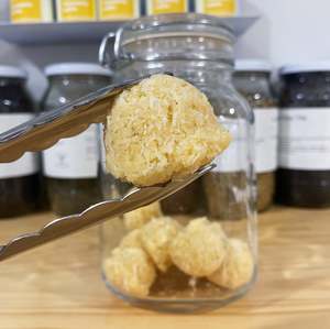 Organic Passionfruit Macaroon