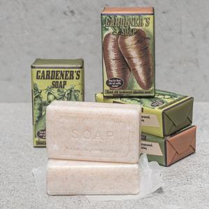 Kitchen: Gardener Soap Carrot Design