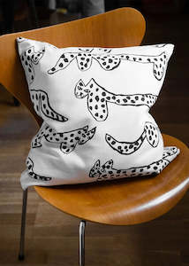 Cushions: Leo Cushion Cover