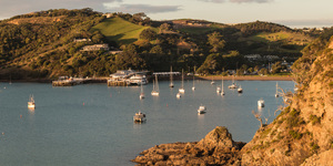 Products: 6 Day Best of Waiheke Guided Walk