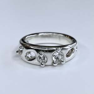Art 1: BEBE MAE - CAVITY RING WHITE SAPPHIRE *NEW*
