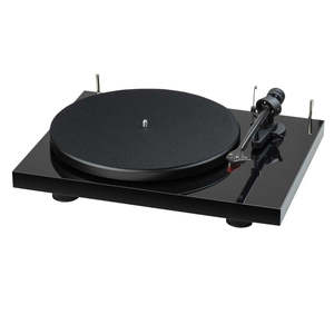 PROJECT DEBUT CARBON CLASSIC TURNTABLE - HIGH GLOSS BLACK *NEW*