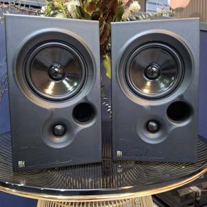 Speakers: KEF CODA 7 BOOKSHELF SPEAKERS-2ND HAND VG