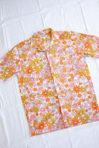Tops: Tom Shirt - Retro Floral (L)