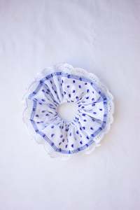 Accessories: Scrunchie - Blue/White 💙