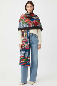 Accessories: INOUITOOSH "Frida Kahlo" Wool Scarf