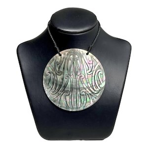 Mother of Pearl Pendants: Black Mother of Pearl Pendant - Puhoro - 70mm w/out case