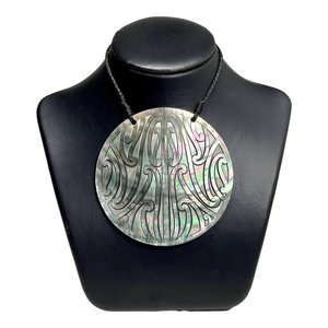 Accessories: Black Mother of Pearl Pendant - Puhoro - 70mm w/out case