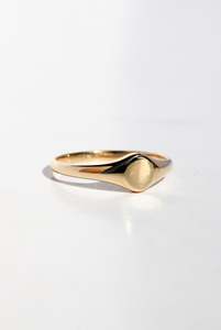 Rings: 9ct Yellow Gold Mini Signet Ring