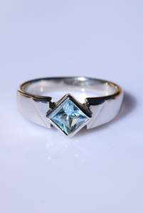 Rings: Sterling Silver Topaz Ring