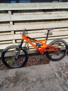 Mountain Bikes: Ex demo 2021 Alpine 6