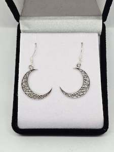 LOCATION_WESTFIELD MANUKAU: Moon Earrings