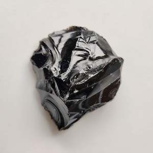 Crystal Pieces: Black Obsidian Crystal Piece (8-12 cm)