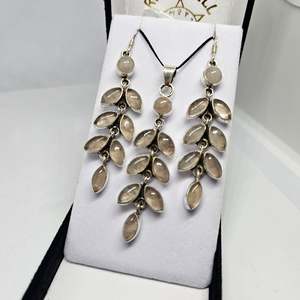 Rose Quartz: Rose Quartz Sterling Silver Pendant & Earrings Set