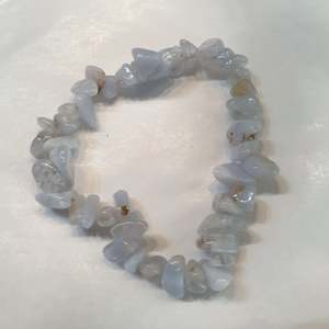 Agate Crystal Pieces: Blue lace Agate chip bracelet