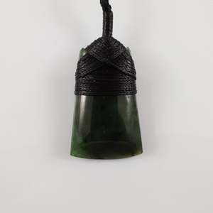 Rivendell Au: Greenstone Toki Pendant 35x20mm