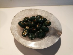 Products: Crystal Runes Set Bloodstone RivendellWorld