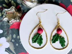 Christmas: Christmas Mistletoe Earrings