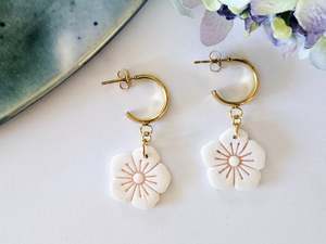 Porcelain Manuka Flower Half Hoops