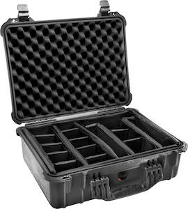 Medium Cases: 1520 Protector Case With Divider