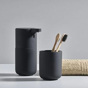 Accessories: UME TOOTHBRUSH MUG BLACK