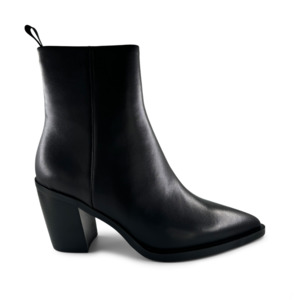 Boots: LACEY