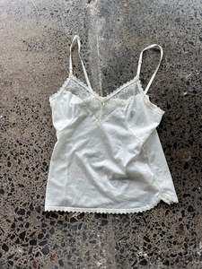 Womens Wear: Lacey White Cami - L