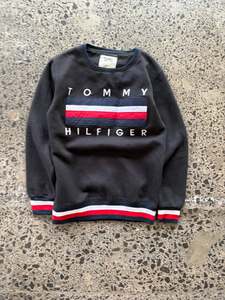Hoodies: Tommy Hilfiger Crewneck - M