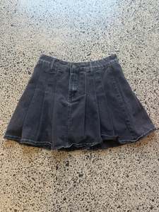 Black Pleated Mini Skirt - S