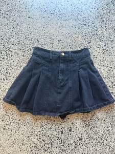 Black Pleated Mini Skirt - XS