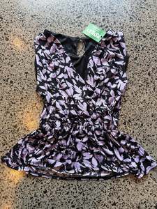 Womens Wear: Black & Pink Scrunch Top - S