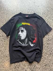 M: 2006 Bob Marley Graphic Tee - M