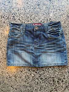 Mini Skirts: Dark Blue Denim Skirt with Scrunch - S