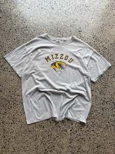 Thursday Drops: 2000's Mizzou Graphic Tee - XL