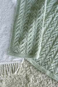 Vintage Lace Blanket BC139 in 8 Ply