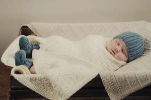 Tobias Beanie and Boots BC51 in 8 Ply