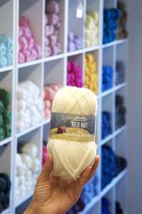 Red Hut: Red Hut 100% NZ Wool 8 Ply