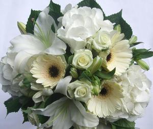 Best Sellers: Classic White Bouquet