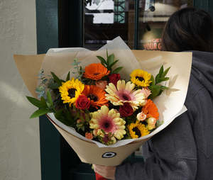Graduation Flowers Auckland: Golden Milestone Graduation Bouquet - Fresh Flowers Auckland