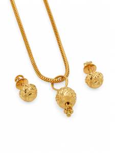 22ct Gold Ball Pendant Set