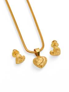 22ct Gold Pendant Earrings Set: 22ct gold Heart Pendant Set