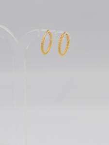 Under 500: 22ct Gold Hammered Bali