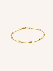 Bracelets: 22ct Gold Pearl Bracelet