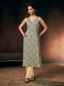 Kurti Pants: Pritha Silk Printed Kurti & Pant
